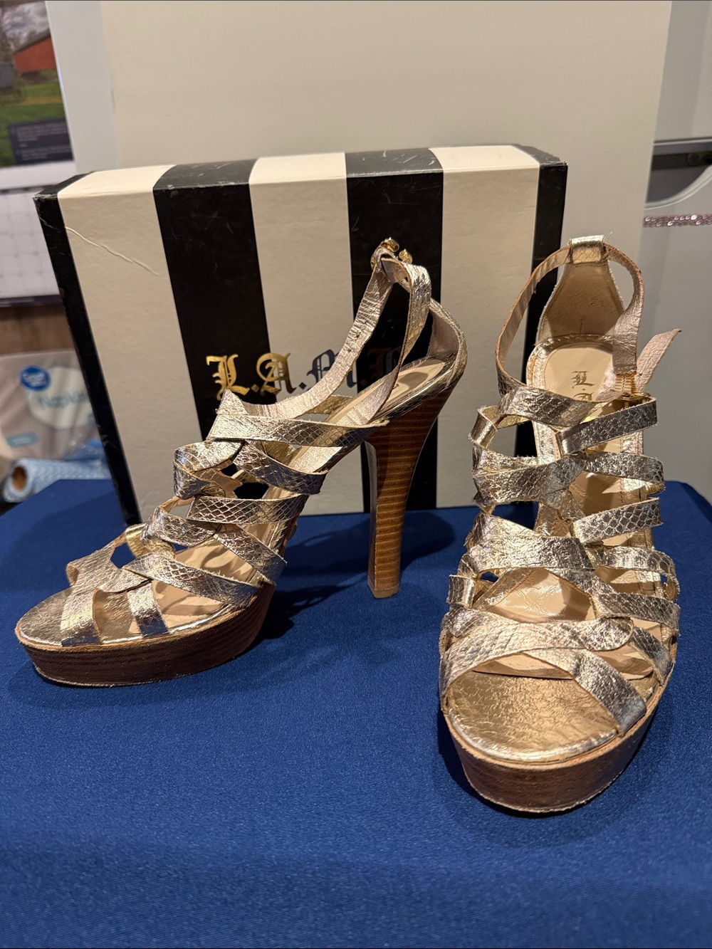 PLATFORM open toe shoes by LAMB 10m